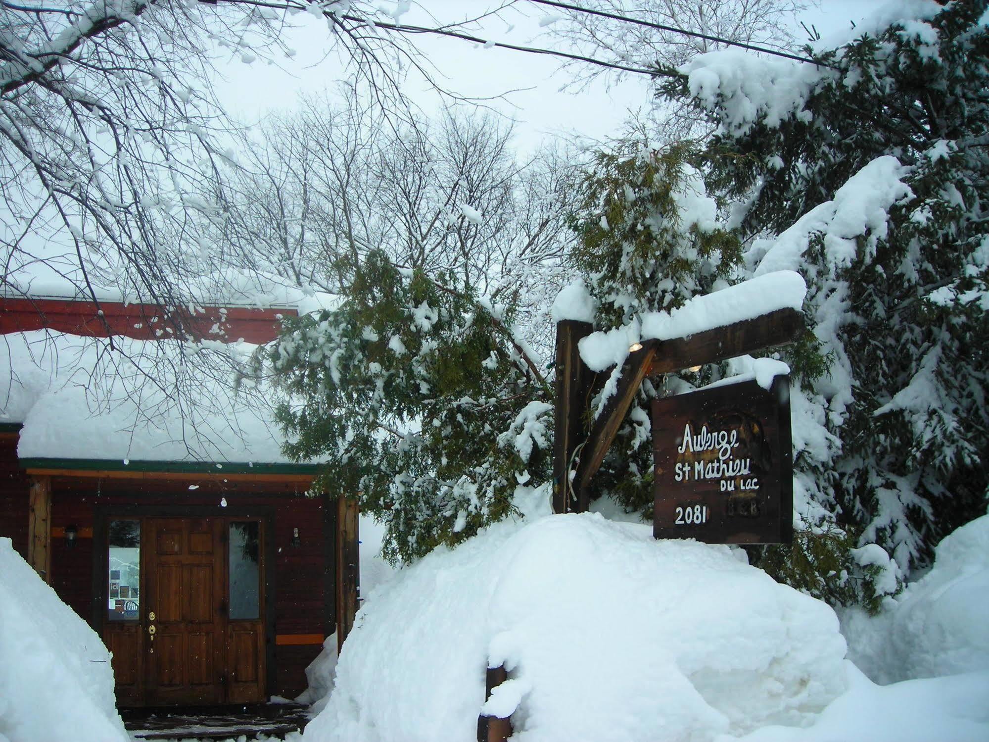 Auberge Saint-Mathieu Eksteriør billede